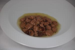 Chunks in jelly or in gravy , CARE range